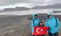 7 yaşındaki Pars, Güney Kutbu'nda Türk bayrağı açtı