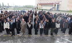 Emniyet Müdürü Turgay Öğrencilerle Sıraya Geçti