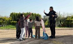 Çocukların uçurtma sevincine polis ağabeyleri de ortak oldu