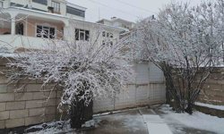 Erciş'te nisan ayında kar yağışı