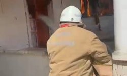 Müstakil ev alevlere teslim oldu