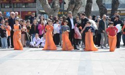 Renkli görüntülere sahne oldu