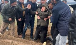 Sivas’ta Feci şekilde can veren 5 yaşındaki çocuk defnedildi, acılı baba sinir krizi geçirdi