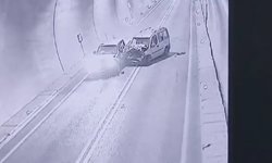 Artvin'de 7 kişinin yaralandığı tünel kazası kamerada