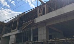 Elektrik akımına kapılan inşaat işçisi 3. kattan düşerek ağır yaralandı