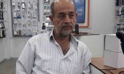 Gecekondunun çatısına uçan servis aracının şoförü hayatını kaybetti