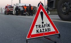 Ankara-İstanbul kara yolu Kahramankazan ilçesi Saray mevkiinde meydana gelen trafik kazasında ilk belirlemelere göre 4 kişi hayatını kaybetti, 13 kişi de yaralandı.