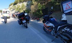 Motosikletler peş peşe kaza yaptı: 2 yaralı