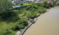 Nehre düşen çocuğu arama çalışmaları bir haftadır sürüyor