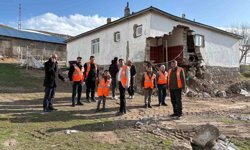 Patnos'ta deprem sonrası inceleme