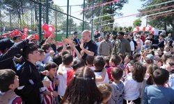 Samsunsporlu futbolcular, 23 Nisan'ı çocuklarla birlikte kutladı