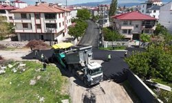 Emek Mahallesi’nde Asfalt Seferberliği