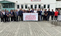 KARAKOYUNLU'DA GENÇLİK HAFTASI COŞKUSU: TURNUVALAR ÖDÜL TÖRENİYLE SON BULDU!