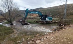 Bayburt'ta kar sularına karşı dere yataklarında önlem alındı