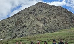 Dağ Safarisi 19 Mayıs’ı dağda kutladı