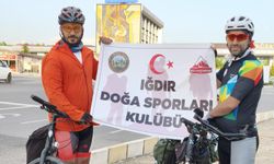 Iğdır’dan Nahçıvan’a Anlamlı Bayram Turu: İki Bisikletçi 170 Kilometre Pedal Çevirdi