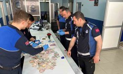 Dilencinin üzerinden çıkan para şaşırttı