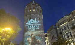 Galata Kulesi'nde İstanbul'un fethinin 573. yıl dönümü ışık gösterisi