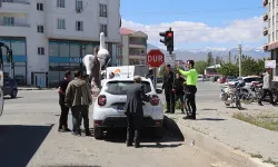 Iğdır'da Leylekler Kavşağı’nda Tır ile Otomobil Çarpıştı