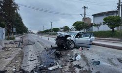 İki otomobilin çarpıştığı kazada 2 kişi hayatını kaybetti