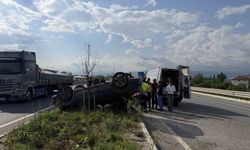 Kontrolden çıkan otomobil takla attı 3 kişi yaralandı