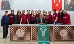 Lisesi öğrencileriyle 'Fotoğraflarla şehrin dilini anlamak' üzerine söyleyişi