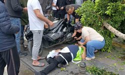 Otomobil ortalığı savaş alanına çevirdi: 1'i ağır, 4 yaralı