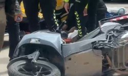 Otomobilin çarptığı motosikletli kurye yaralandı