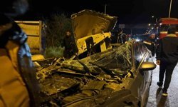 Tıra çarpan otomobilde 2 kişi yaralandı