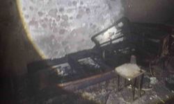 Üçlü prizden çıkan yangın evi küle çevirdi