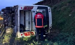 Van'da emniyet personelini taşıyan midibüs devrildi: 4 yaralı