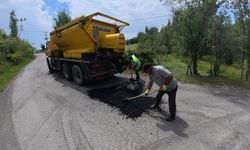 Üçkayalar Köyü Grup Yolunda Asfalt Yama Çalışması