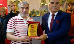 Başkan Güzelkaya’dan Milletvekili Alagöz’e Anlamlı Plaket