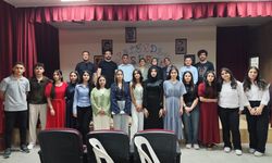 Atatürk Anadolu Lisesinde Muhteşem Yıl Sonu Etkinliği: “Dizelerden Seslere”
