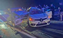 Bingöl'de otomobil ile pikap çarpıştı: 1'i ağır 3 yaralı