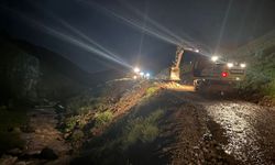 Sel Yolları Kapadı, Özel İdare Gece Yarısı Açtı