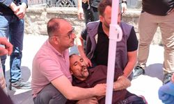 Cenaze çıkışında yol verme kavgası kanlı bitti: 1 yaralı, 2 gözaltı