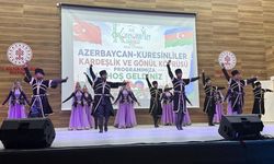 VAN’DA AZERBAYCAN RÜZGâRI: MİLLİ KURTULUŞ GÜNÜ COŞKUYLA KUTLANDI!