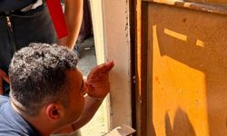 Parmağı kapıya sıkışan çocuğu İtfaiye ekibi kurtardı