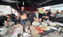 IĞDIR’DA TASUA GÜNÜNDE İHSAN YEMEĞİ DAĞITILDI