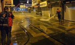 IĞDIR BELEDİYESİNDEN GECE MESAİSİ: CADDELER PIRIL PIRIL YIKANDI