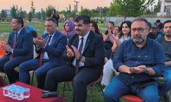 IĞDIR’DA GELECEĞİN TEKNOLOJİSİ VE İNSAN İLİŞKİSİ KONUŞULDU: BİLİM KAFE ETKİNLİĞİNE YOĞUN İLGİ