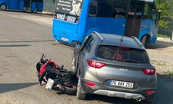 IĞDIR’DA MOTOSİKLET İLE OTOMOBİL ÇARPIŞTI: 1 YARALI