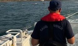 Deniz yatağı ile sürüklenen şahısları sahil güvelik kurtardı