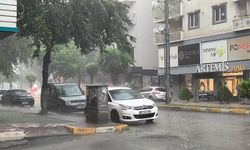 IĞDIR’DA ANİDEN BASTIRAN FIRTINA VE SAĞANAK YAĞIŞ HAYATI OLUMSUZ ETKİLEDİ