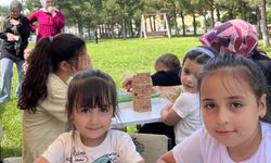 Gezici Kütüphane Yenişehir Parkı'nda çocuklarla buluştu