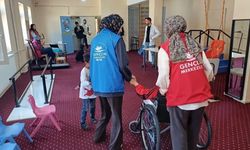 Hamur Gençlik Merkezi'nden özel öğrencilere anlamlı ziyaret