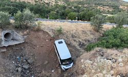İşçi minibüsü şarampole düştü: 4 yaralı