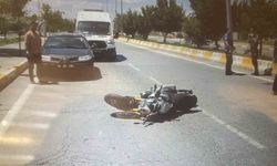Patnos'ta motosiklet sürücüsü metrelerce sürüklendi
