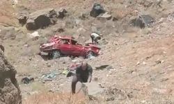 Halı Kışla Mevkiinde Korkutan Kaza: Araç 50 Metre Aşağı Uçtu, Sürücü Yaralanmadan Kurtuldu